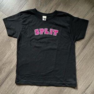 VINTAGE Y2K SPLIT skate pink spellout black tshirt